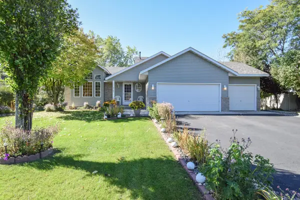 8743 Queens Gardens N, Brooklyn Park, MN 55443