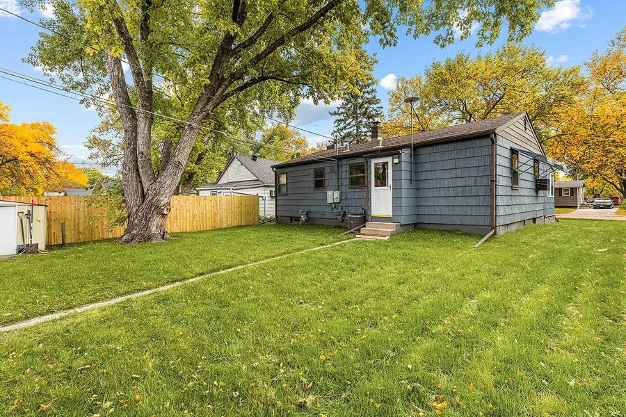 902 N 26th Street N, Fargo, ND 58102 - #2