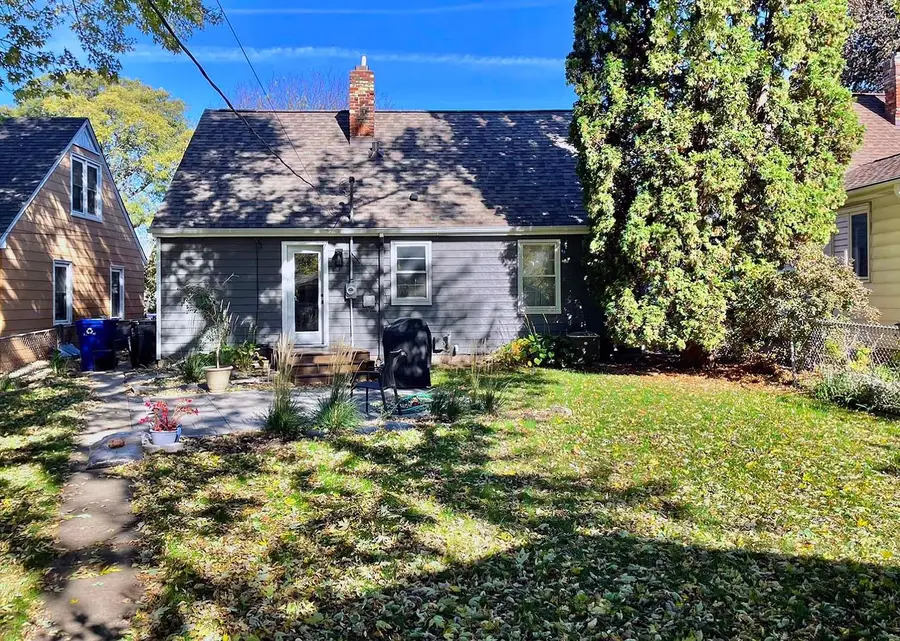 870 Hoyt Avenue W, Saint Paul, MN 55117 - #2