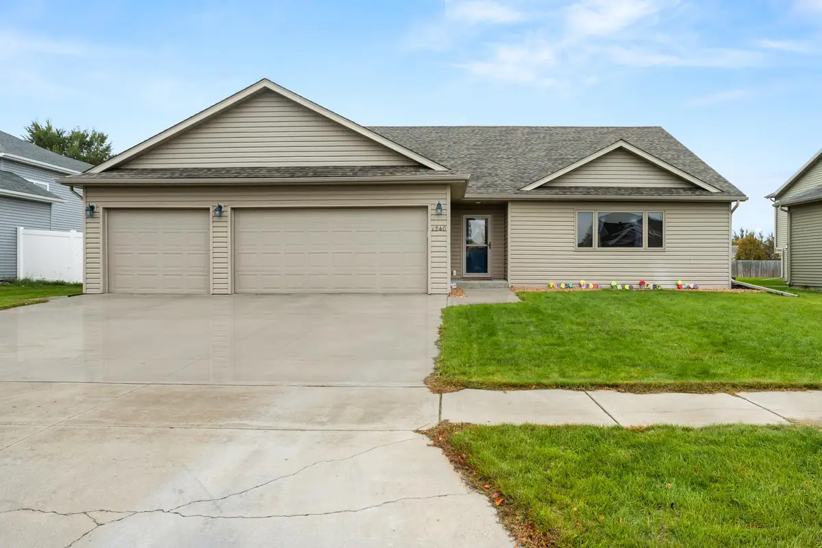 1240 38th Avenue S, Moorhead, MN 56560 - #1