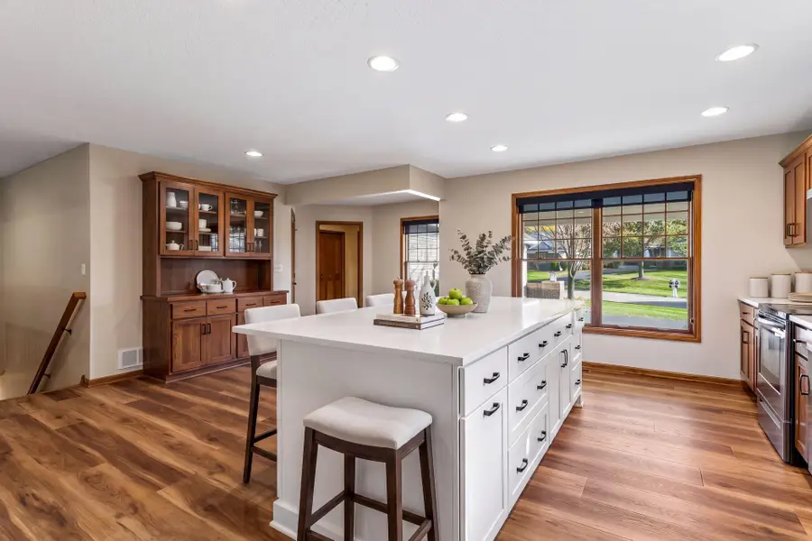 9813 Wedgewood Circle, Woodbury, MN 55125 - #2