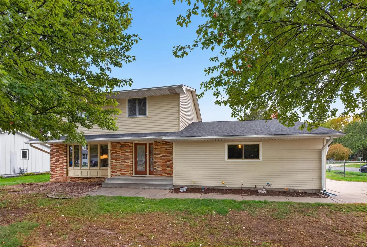 162 Emerson Avenue W, West Saint Paul, MN 55118 - #1