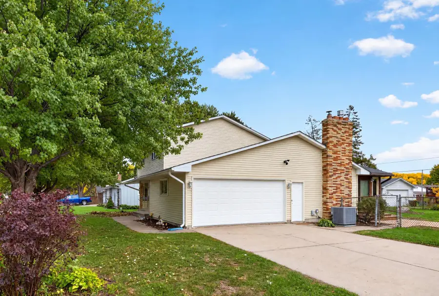 162 Emerson Avenue W, West Saint Paul, MN 55118 - #2