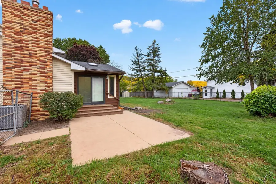 162 Emerson Avenue W, West Saint Paul, MN 55118 - #3
