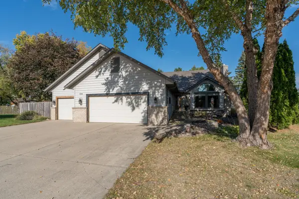 104 Wadsworth Drive, Mankato, MN 56001