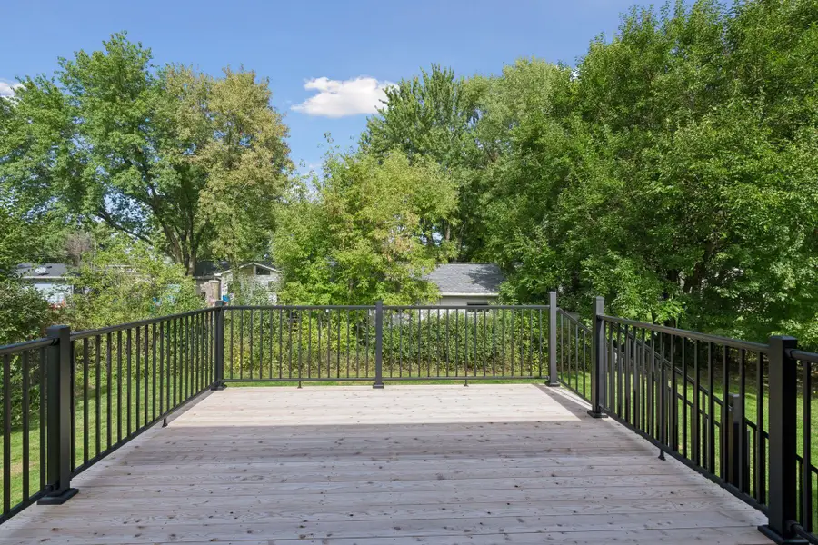 2621 Emerald Lane, Shakopee, MN 55379 - #2
