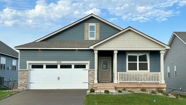 2141 Bluff Heights Drive, Shakopee, MN 55379