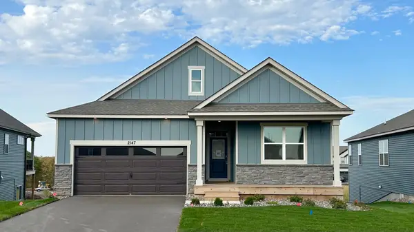 2147 Bluff Heights Drive, Shakopee, MN 55379