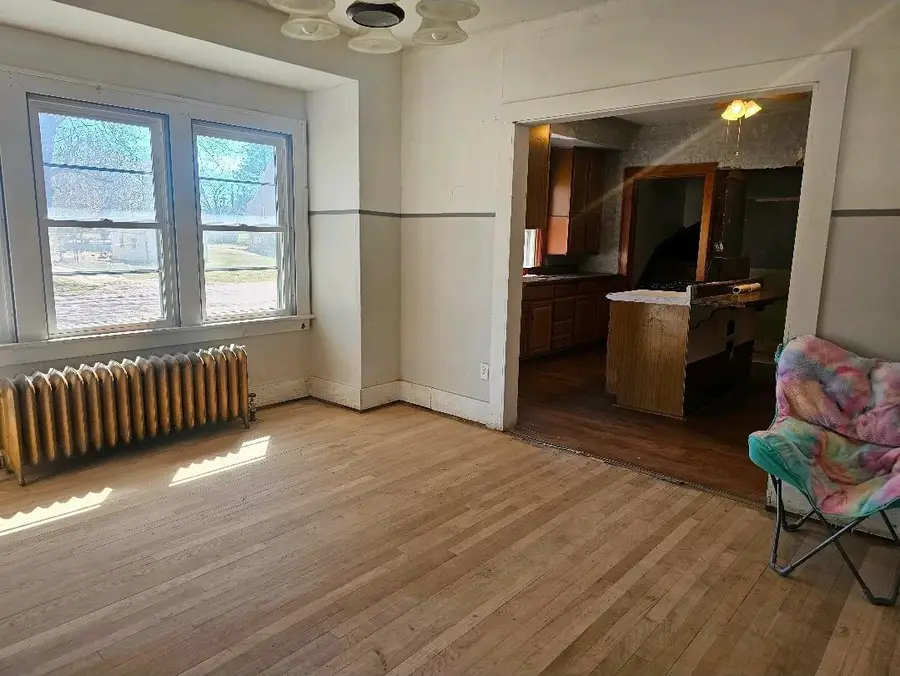 212 S Center Street, Ceylon, MN 56121 - #3