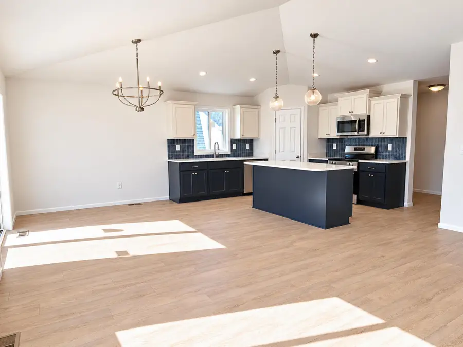 6013 80 Avenue S, Horace, ND 58104 - #2