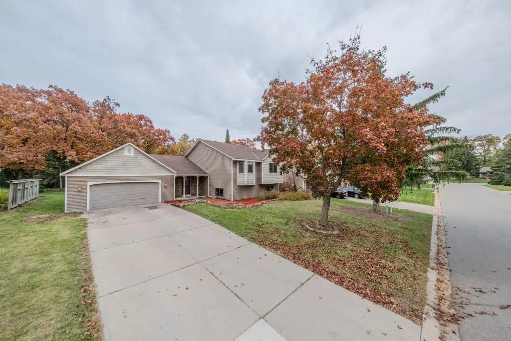 1568 Lakewood Drive N, Saint Paul, MN 55119 - #1