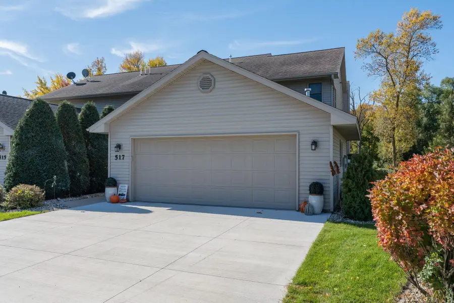 517 W Riverview Drive, Waterville, MN 56096 - #2