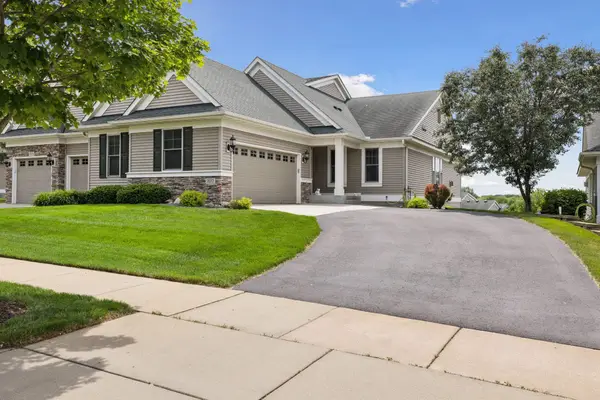 7077 Waterstone Lane, Woodbury, MN 55125