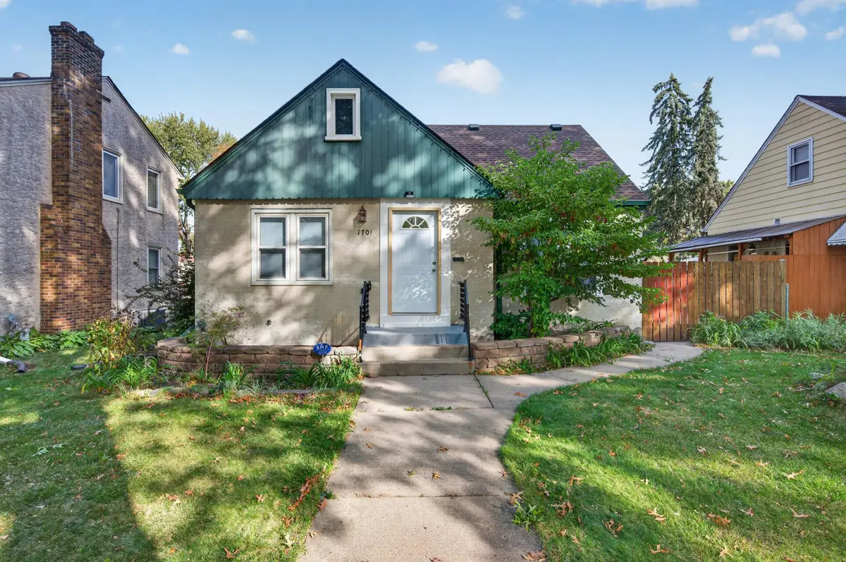 1701 4th Street E, Saint Paul, MN 55106 - #1