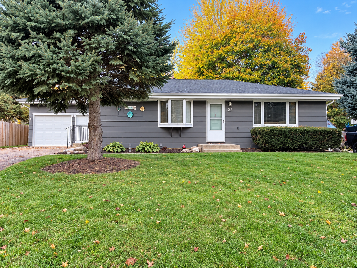 21 Farrell Street N, Maplewood, MN 55119 - #1