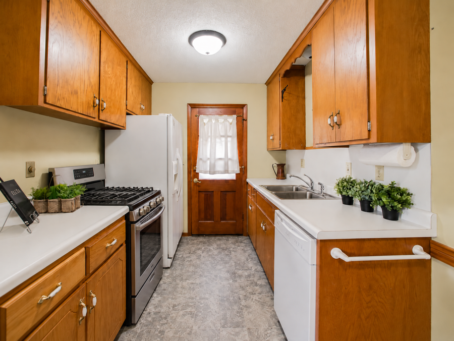 21 Farrell Street N, Maplewood, MN 55119 - #2