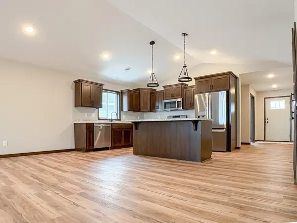 432 53rd Avenue Se, Saint Cloud, MN 56304