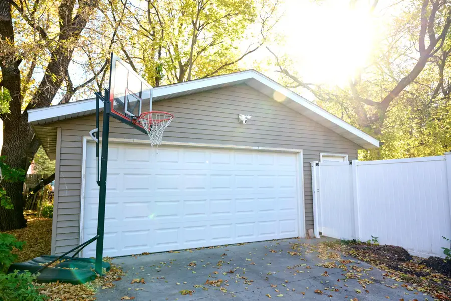 610 University Drive S, Fargo, ND 58103 - #3