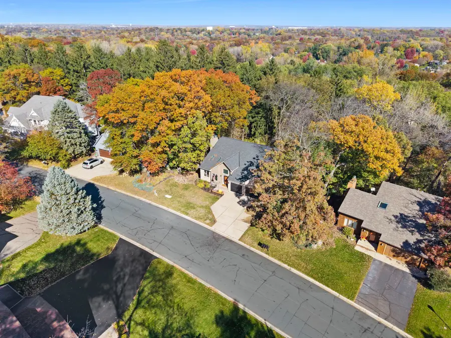 4640 Parkcliff Drive, Eagan, MN 55123 - #2
