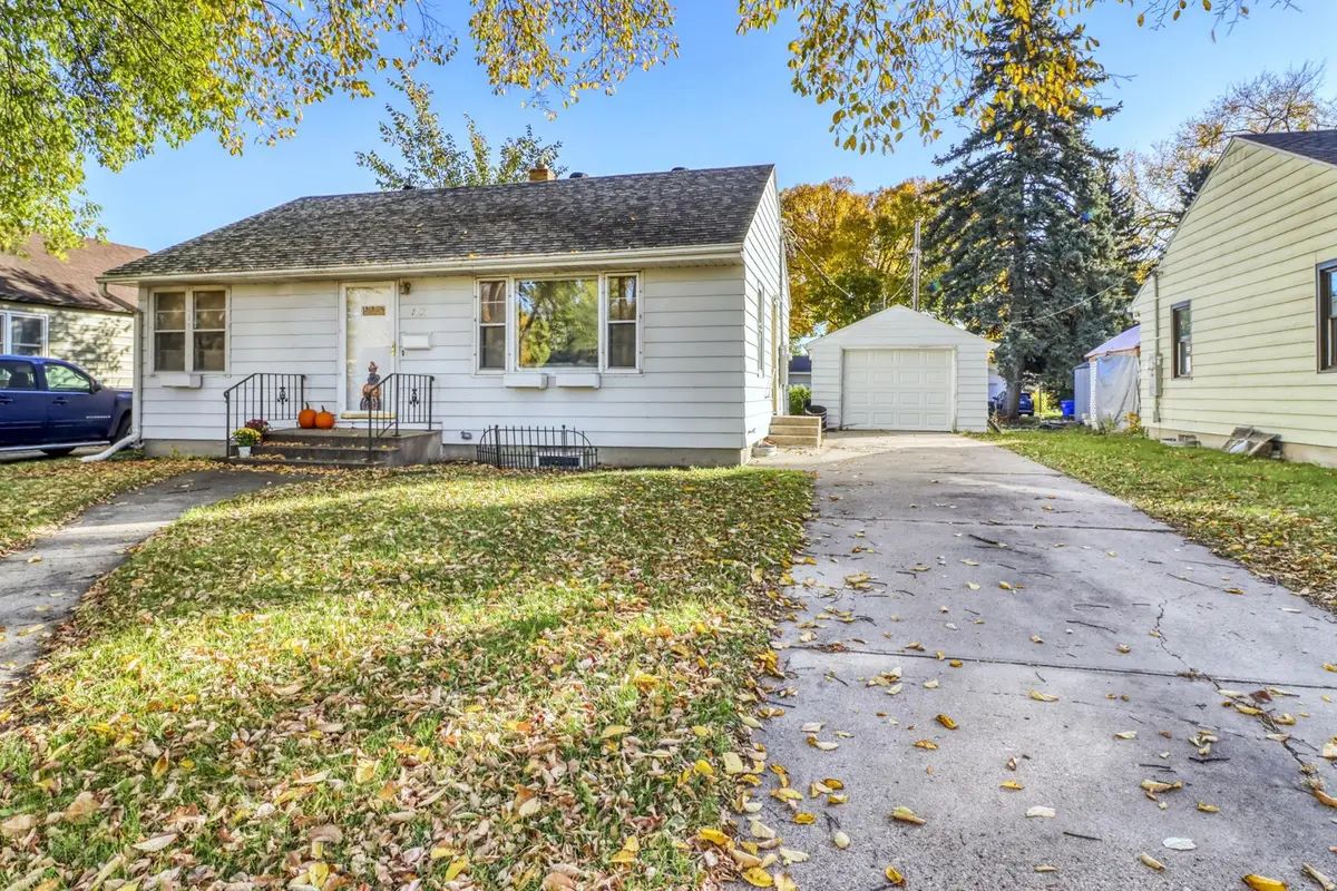 1737 4th Street N, Fargo, ND 58102 - #1