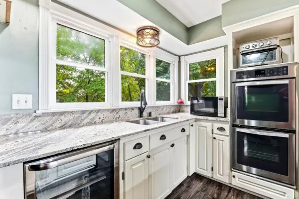 817 Kenwood Lane, Maplewood, MN 55117