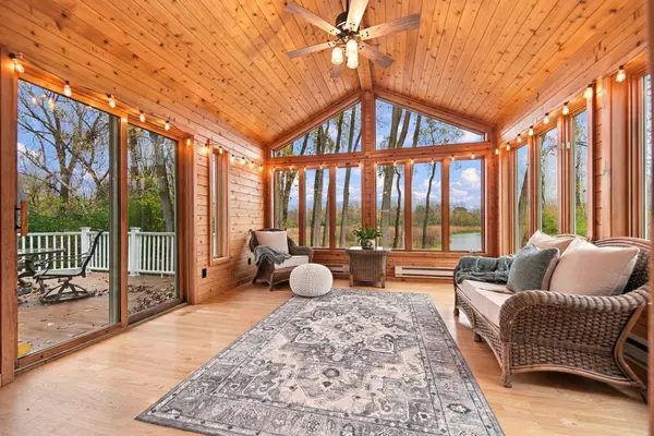 1438 Pondview Circle, Lino Lakes, MN 55038