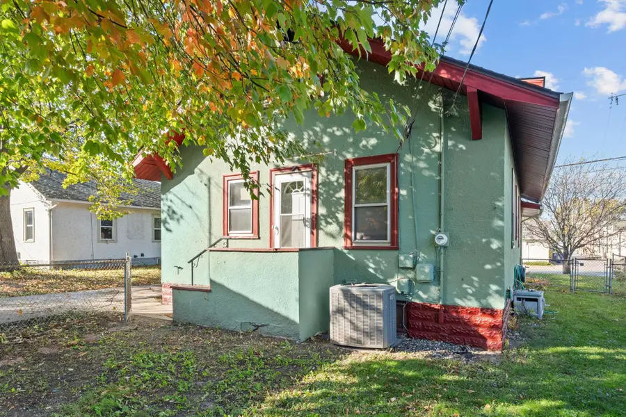 704 White Bear Avenue N, Saint Paul, MN 55106 - #3