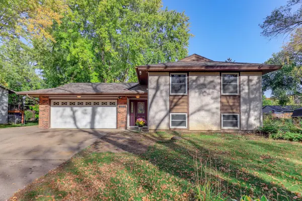 10857 Hollywood Boulevard Nw, Coon Rapids, MN 55433