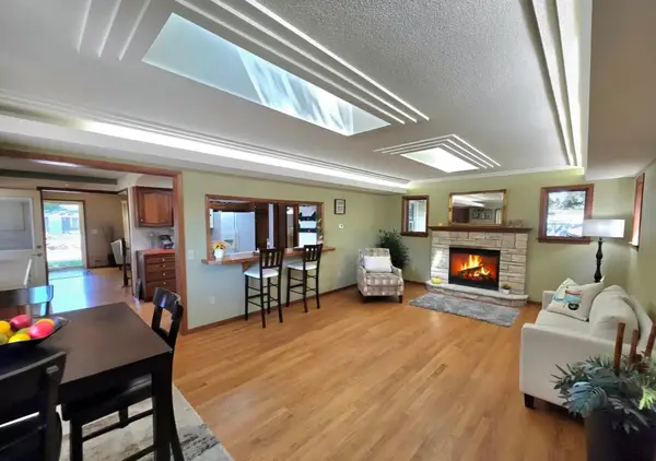 558 113th Lane Nw, Minneapolis, MN 55448