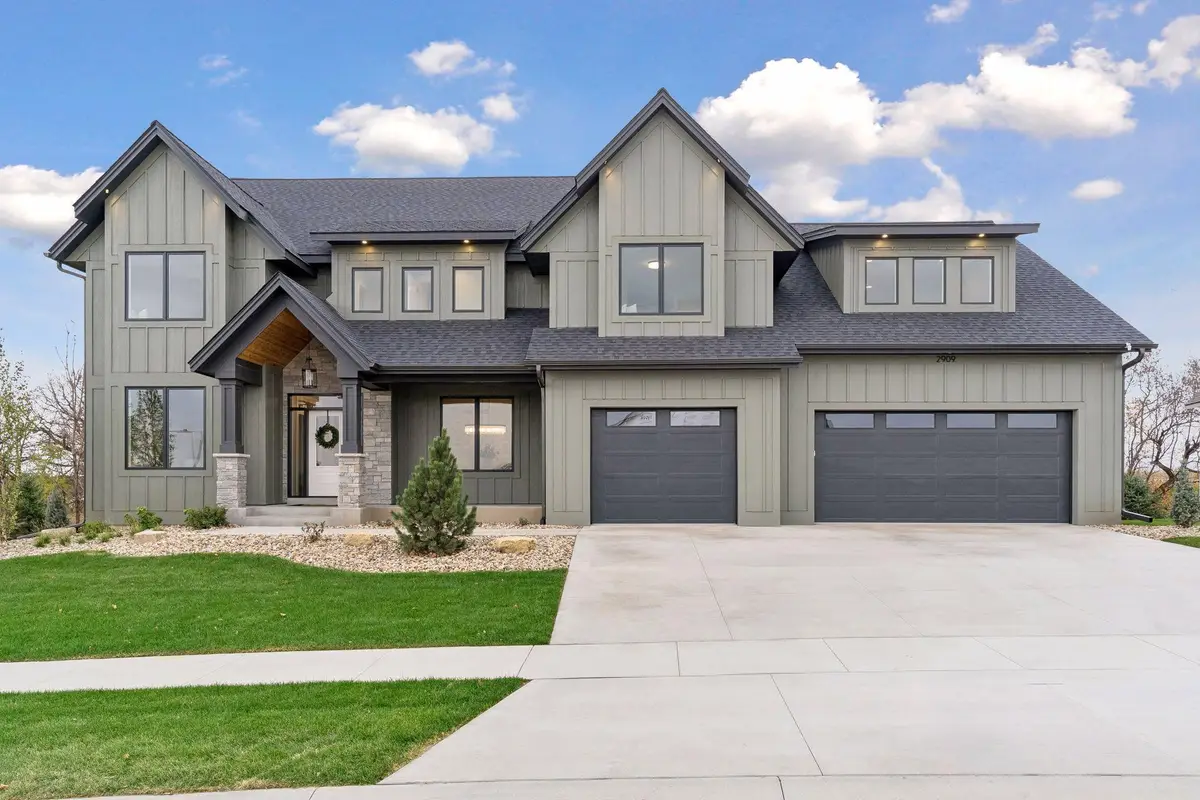 2909 Bentley Drive Sw, Rochester, MN 55902 - #1