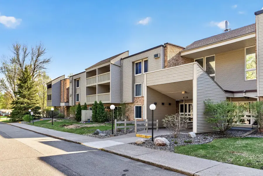 4045 Hodgson Road #211, Saint Paul, MN 55126 - #3