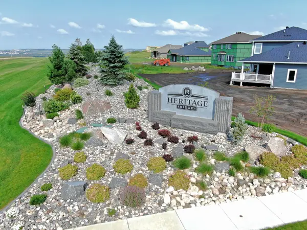 5921 Heritage Ridge Road, Bismarck, ND 58503