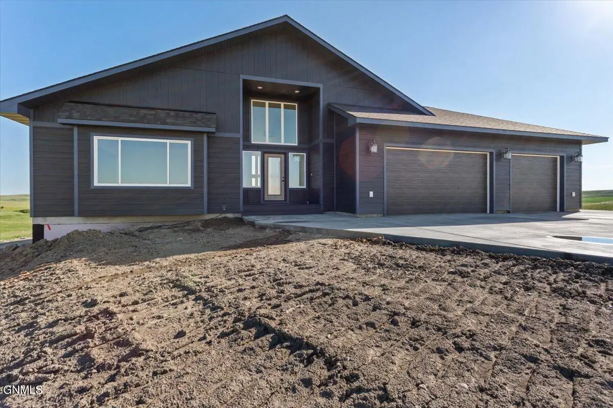 5081 Arrowhead Place, Williston, ND 58801 - Image #1