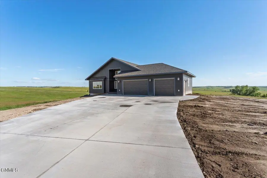 5081 Arrowhead Place, Williston, ND 58801 - Image #2