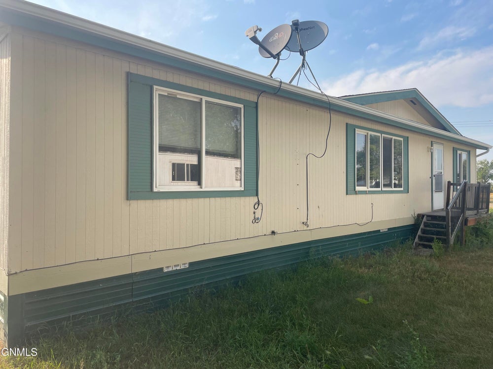210 Section Avenue, Medicine Lake, MT 59247 BHGRE