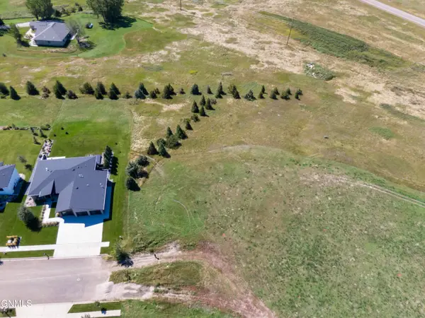 5306 Cornice Drive, Bismarck, ND 58503