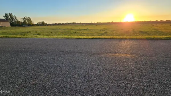 5310 Falconer Drive, Bismarck, ND 58504