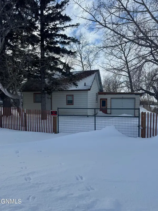 212 Pierce Street, Noonan, ND 58765