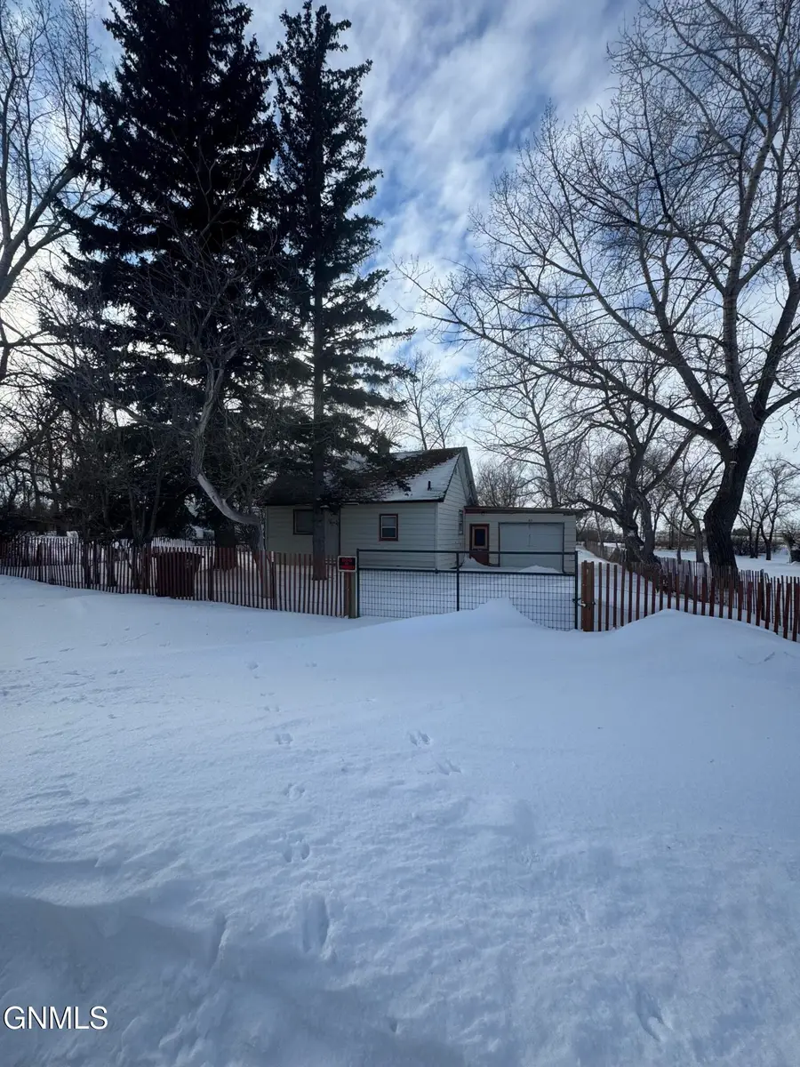 212 Pierce Street, Noonan, ND 58765 - Image #2