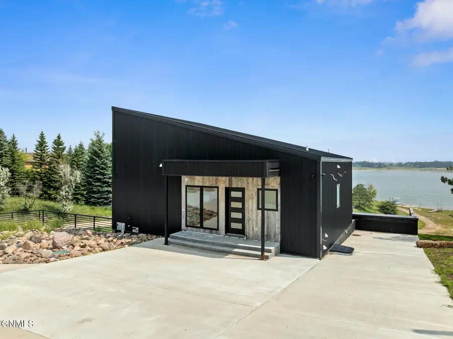 4198 13th Street Nw, Garrison, ND 58540 - #2