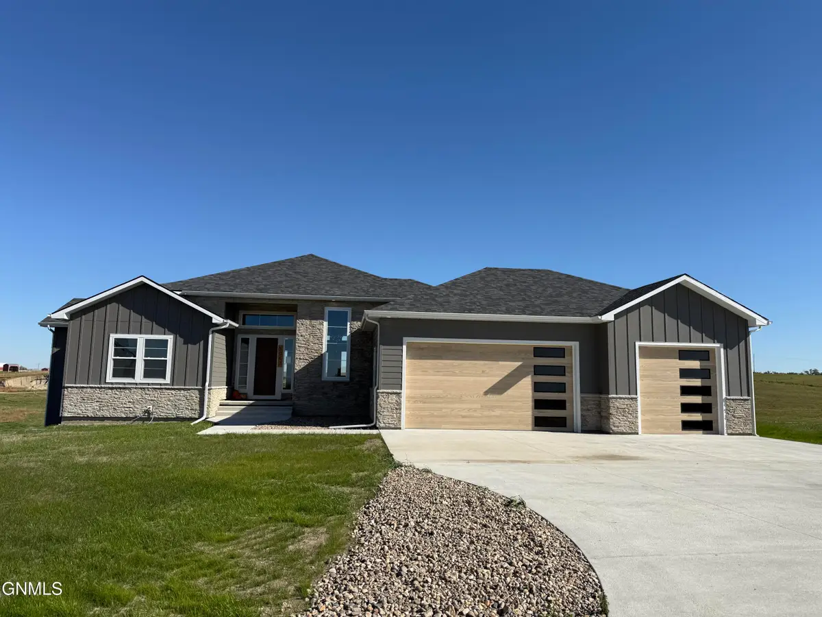 5062 Arrowhead Place, Williston, ND 58801 - Image #1