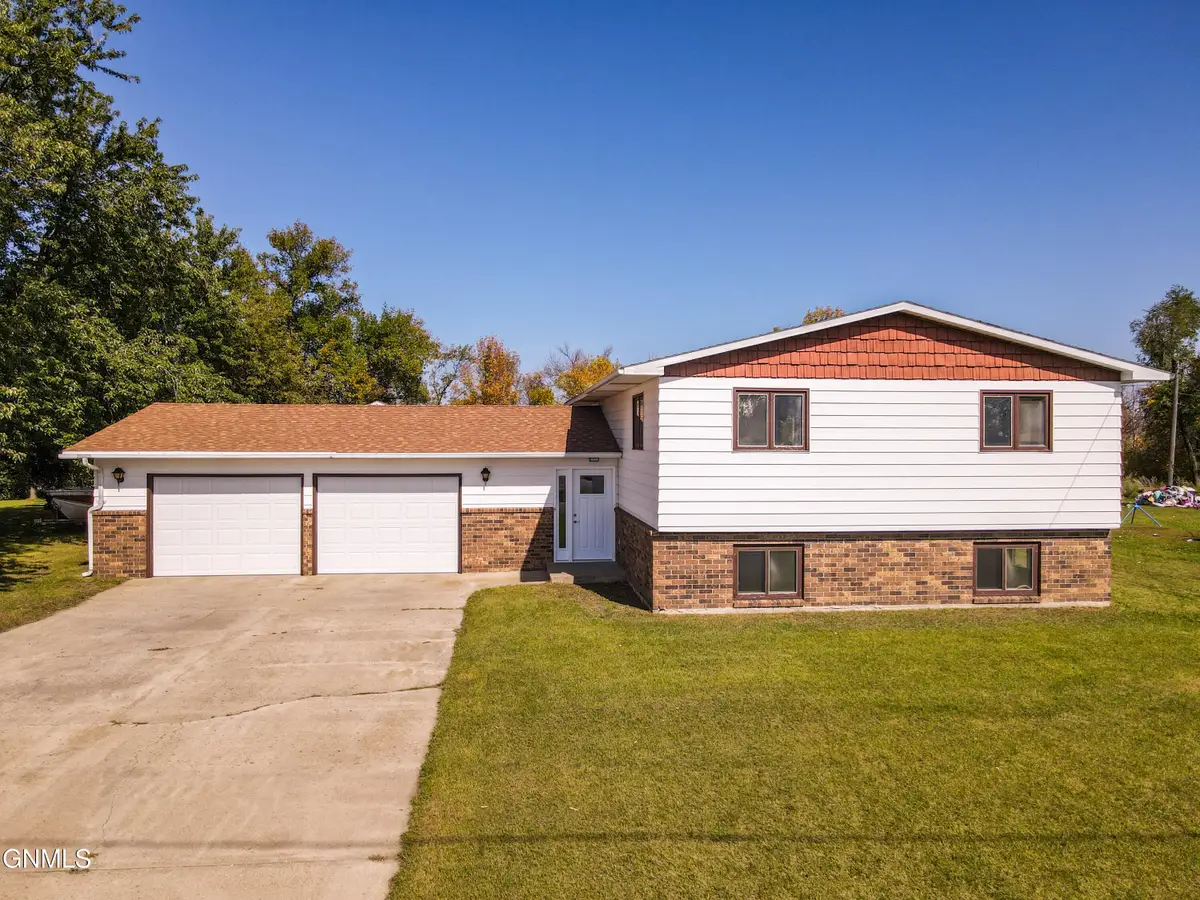 589 6th Street Se, Valley City, ND 58072 - Image #1