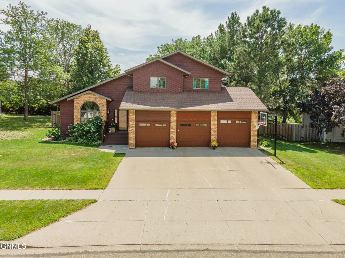 1739 Country West Road, Bismarck, ND 58503 - Image #1