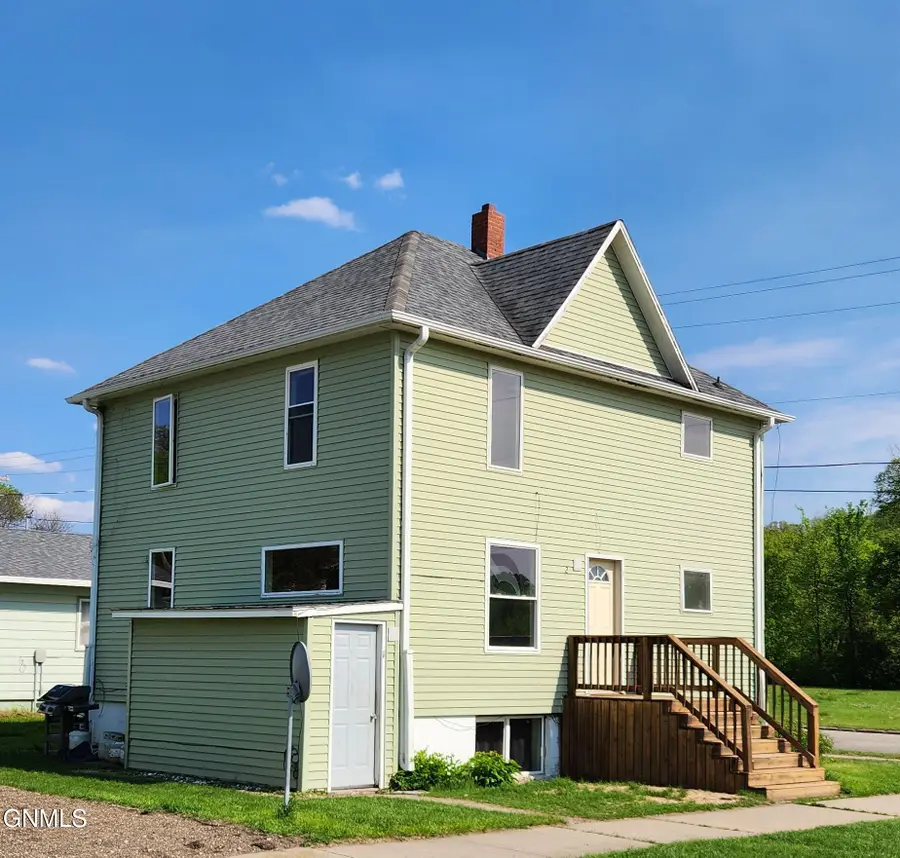 209 4th Street Se, Valley City, ND 58072 - #2