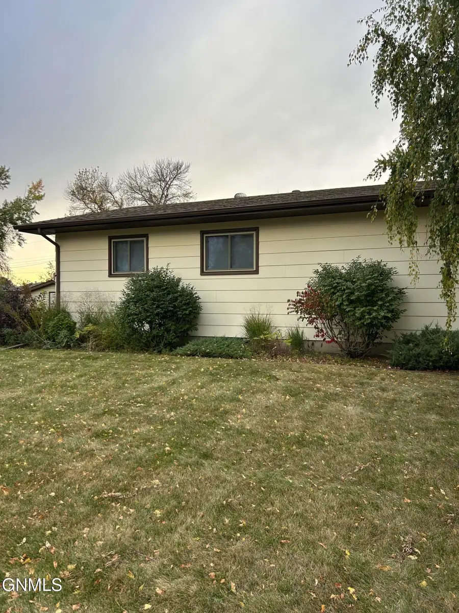 1010 12th Street Ne, Jamestown, ND 58401 - Image #3