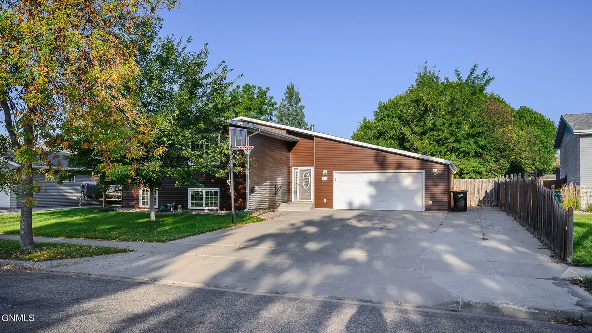 418 Munich Drive, Bismarck, ND 58504 - Image #1