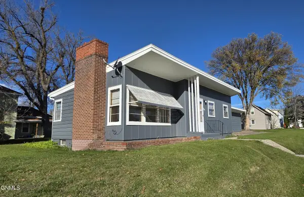 309 5th Avenue Ne, Valley City, ND 58072