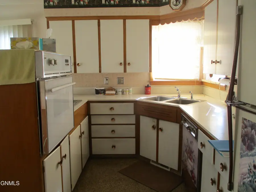 503 Main Avenue, Washburn, ND 58577 - Image #3