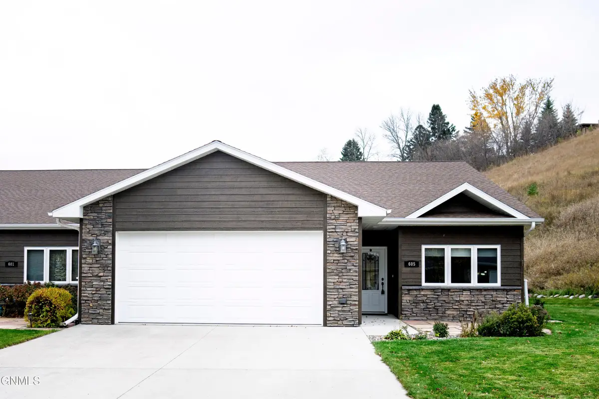 605 11th Street Sw, Jamestown, ND 58401 - Image #1