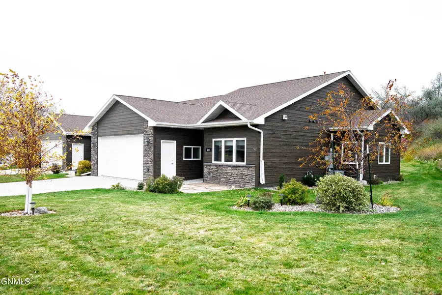 605 11th Street Sw, Jamestown, ND 58401 - Image #2